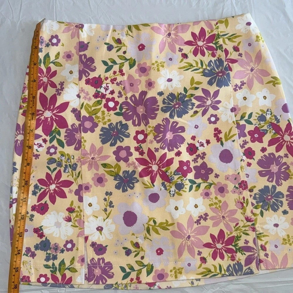 LOVE ON A HANGER Floral Women's Skirt